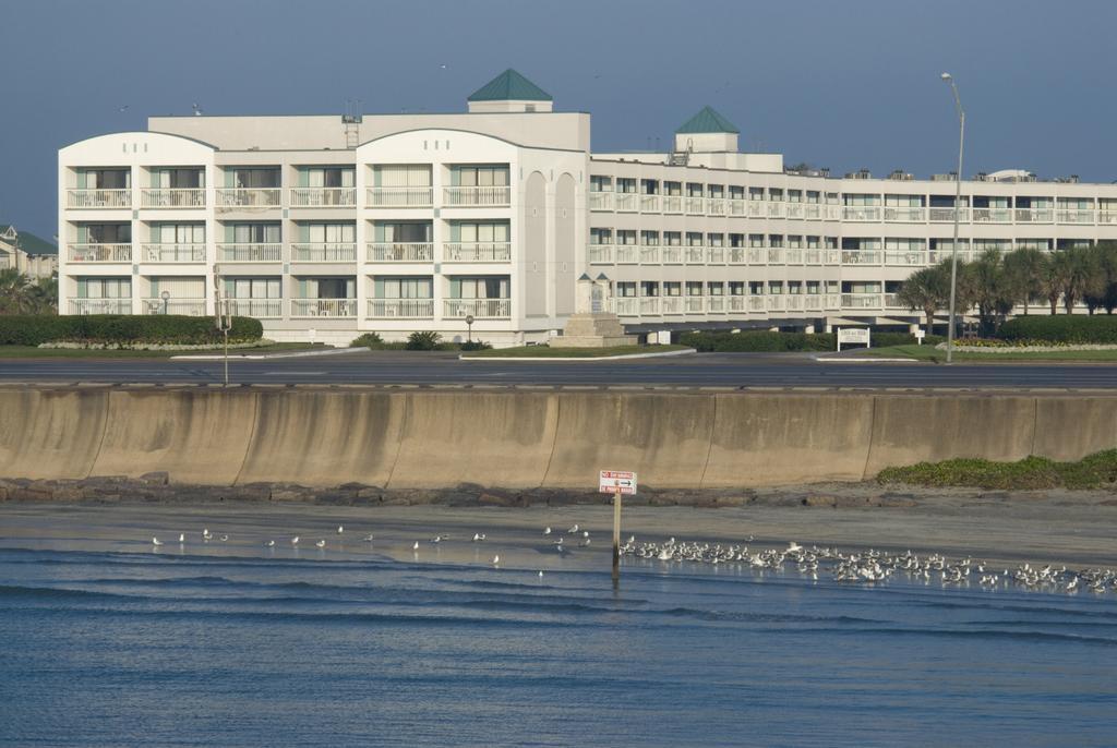 Casa Del Mar Beachfront Hotel 3*